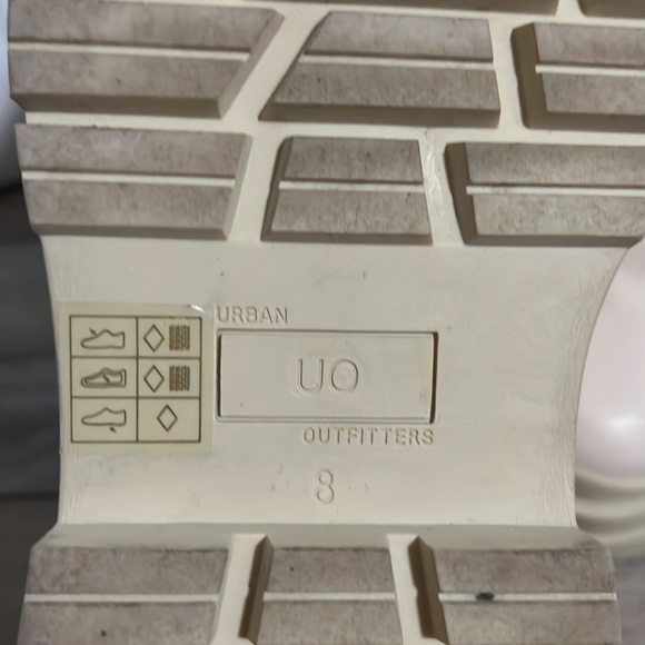 Urban Outfitters OU Ivory White Baldwin Boots - Picture 5 of 5